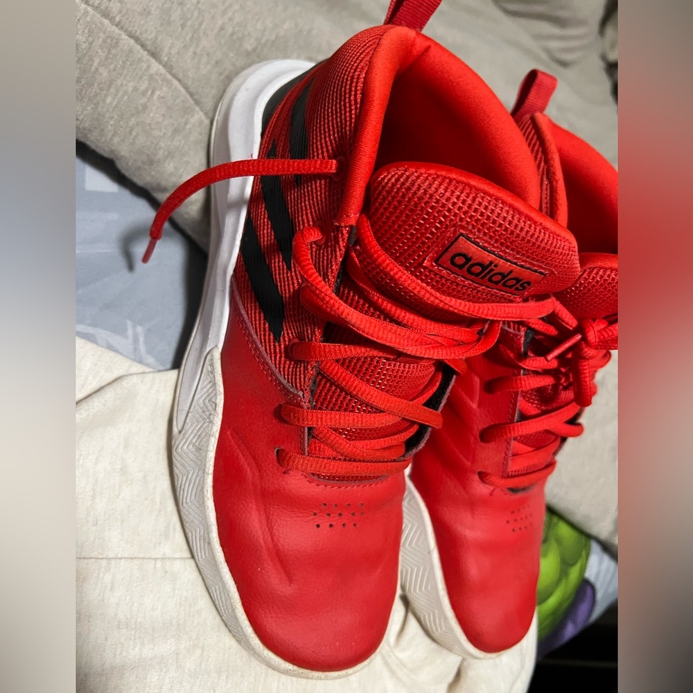 Size 6.5 youth Red